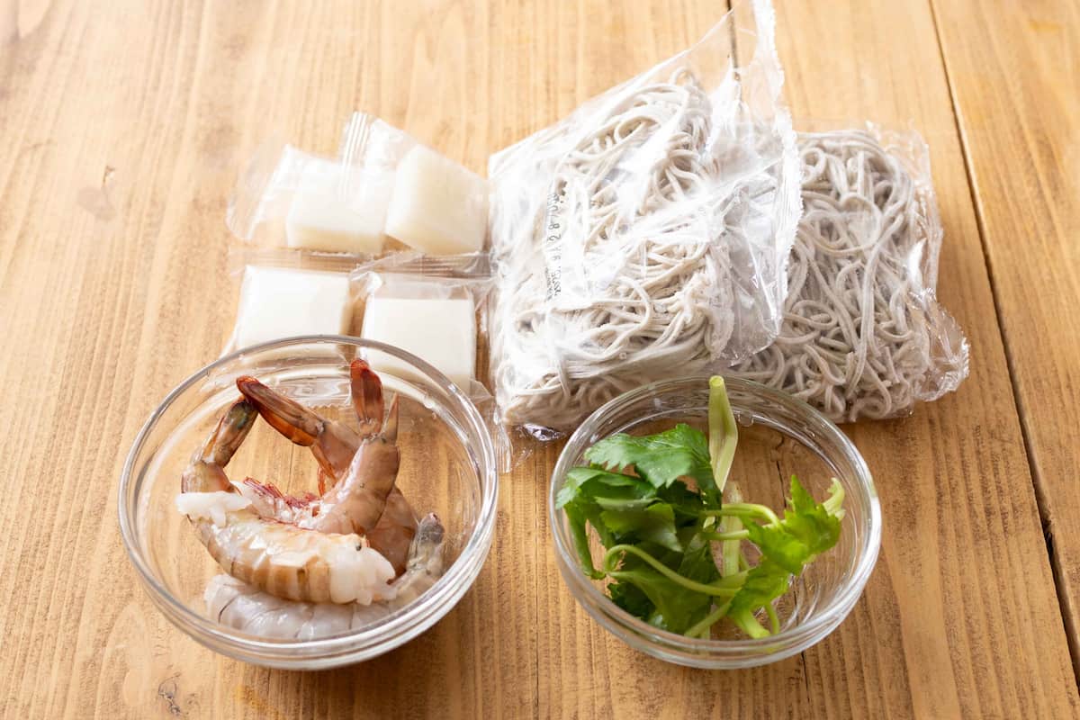 「海老天と揚げ餅の年越しそば」レシピ