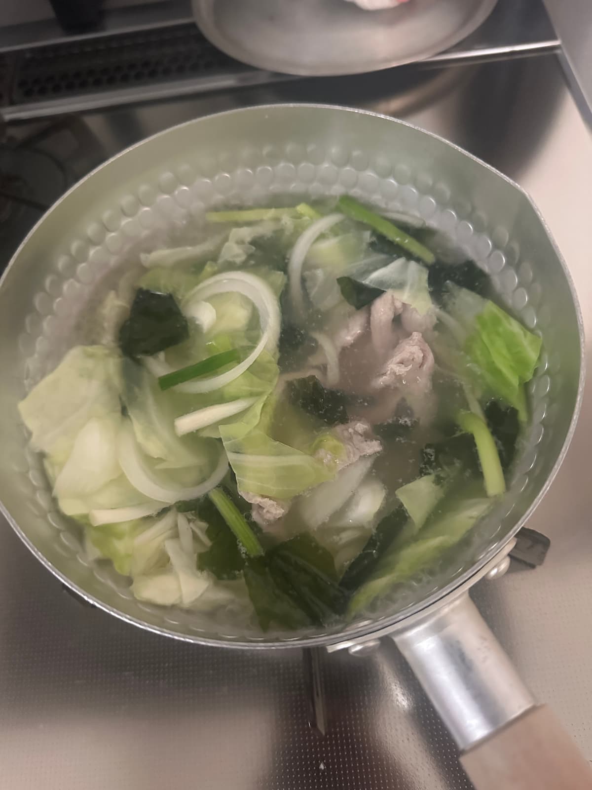 お鍋で野菜を煮ているところ