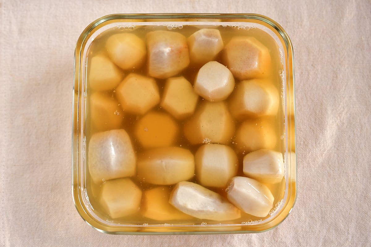 「里芋」は「だし」で煮るとおいしく便利！お正月料理やおつまみにも◎