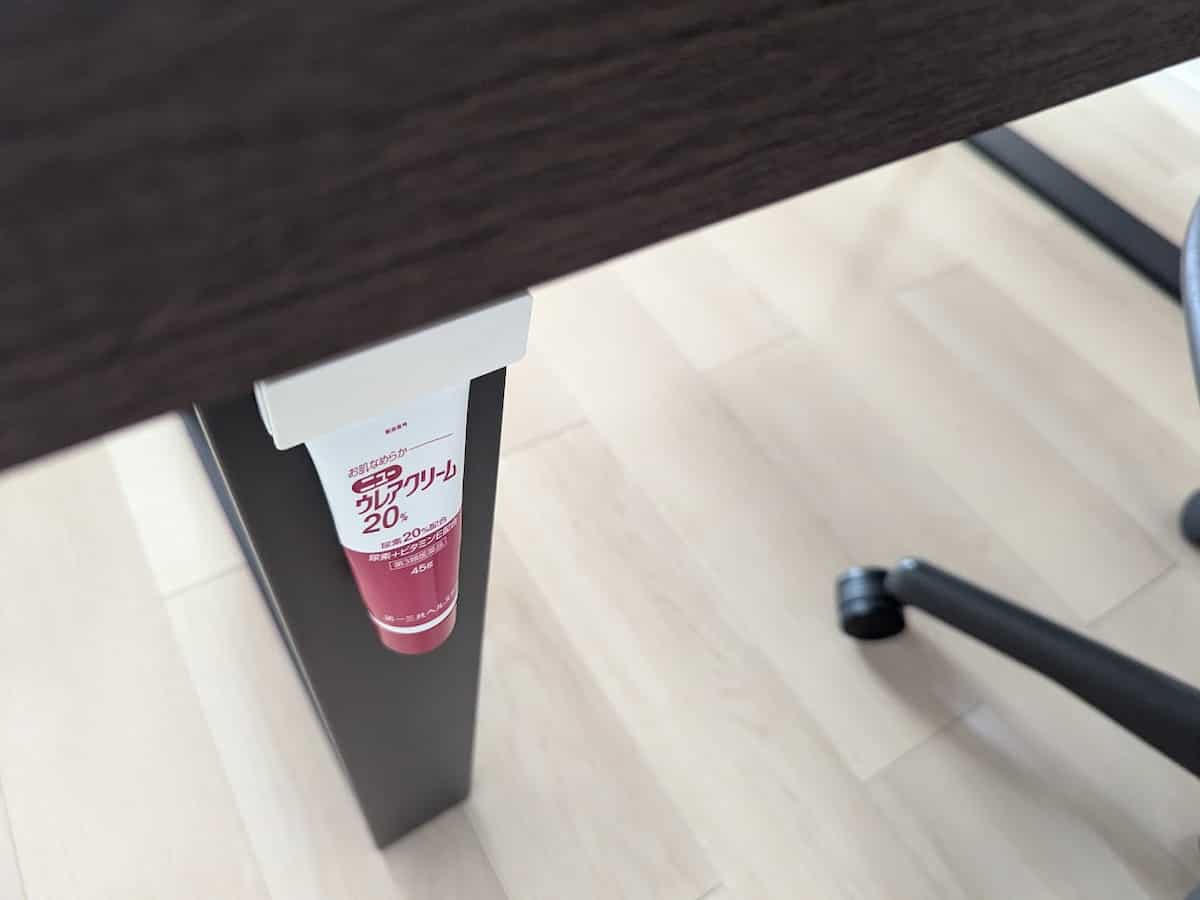 セリア 磁石でくっつくチューブホルダー 使用例