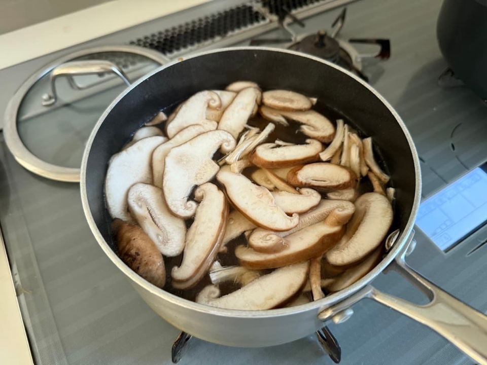 しいたけの香りが飛んでしまわないように最後に