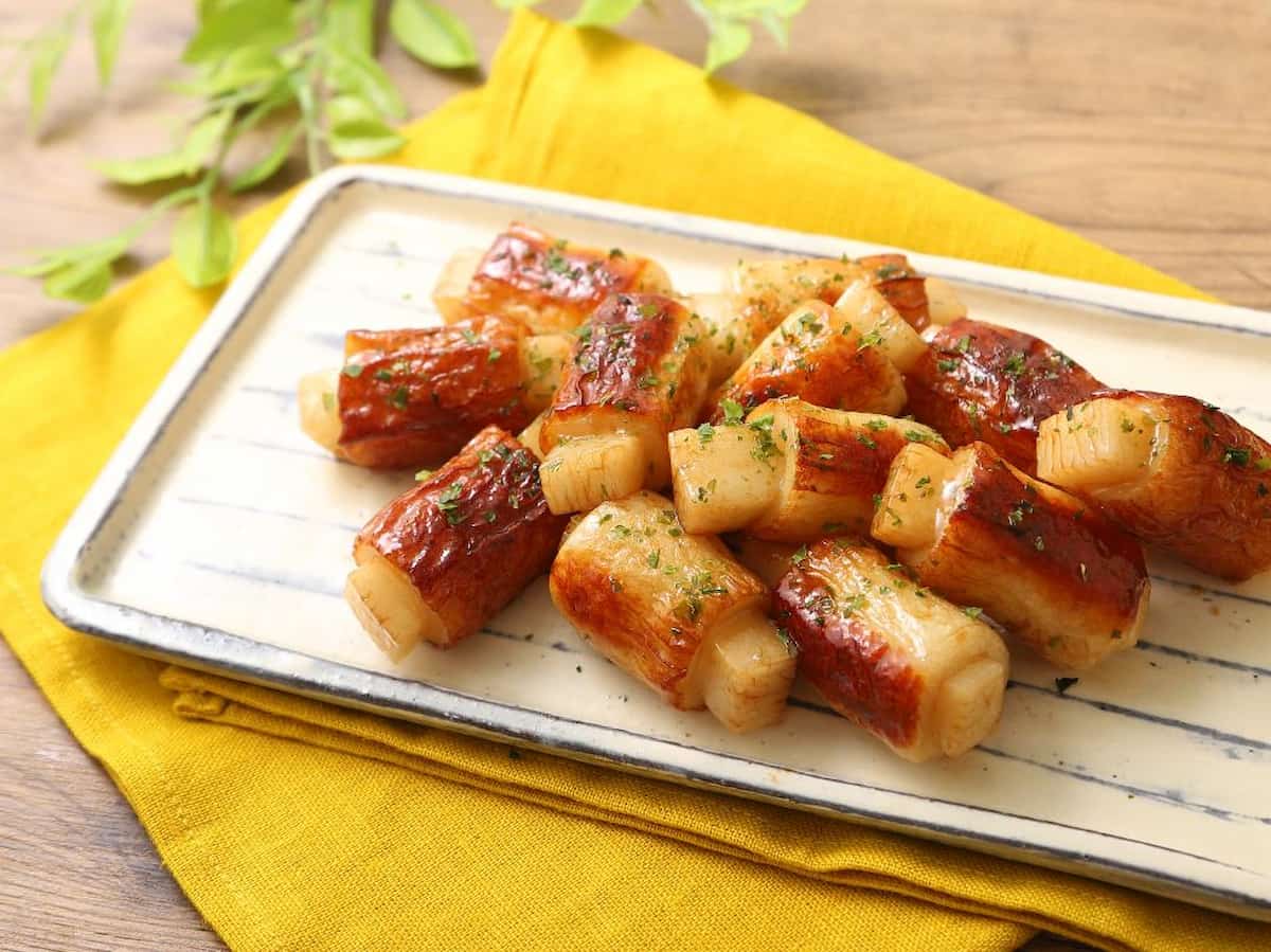 「餅ちくわのバタぽん炒め」レシピ