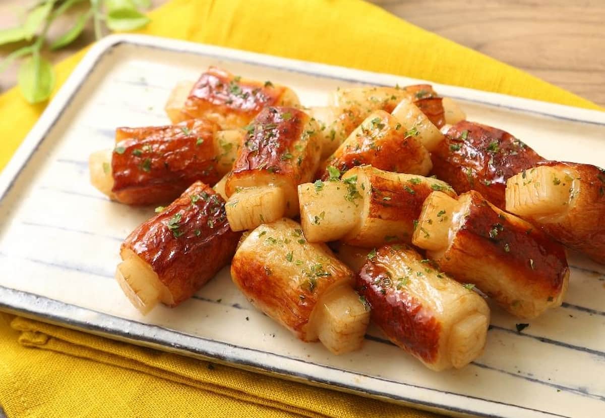 食材2つで簡単！「餅ちくわのバタぽん炒め」がSNSで大人気♪