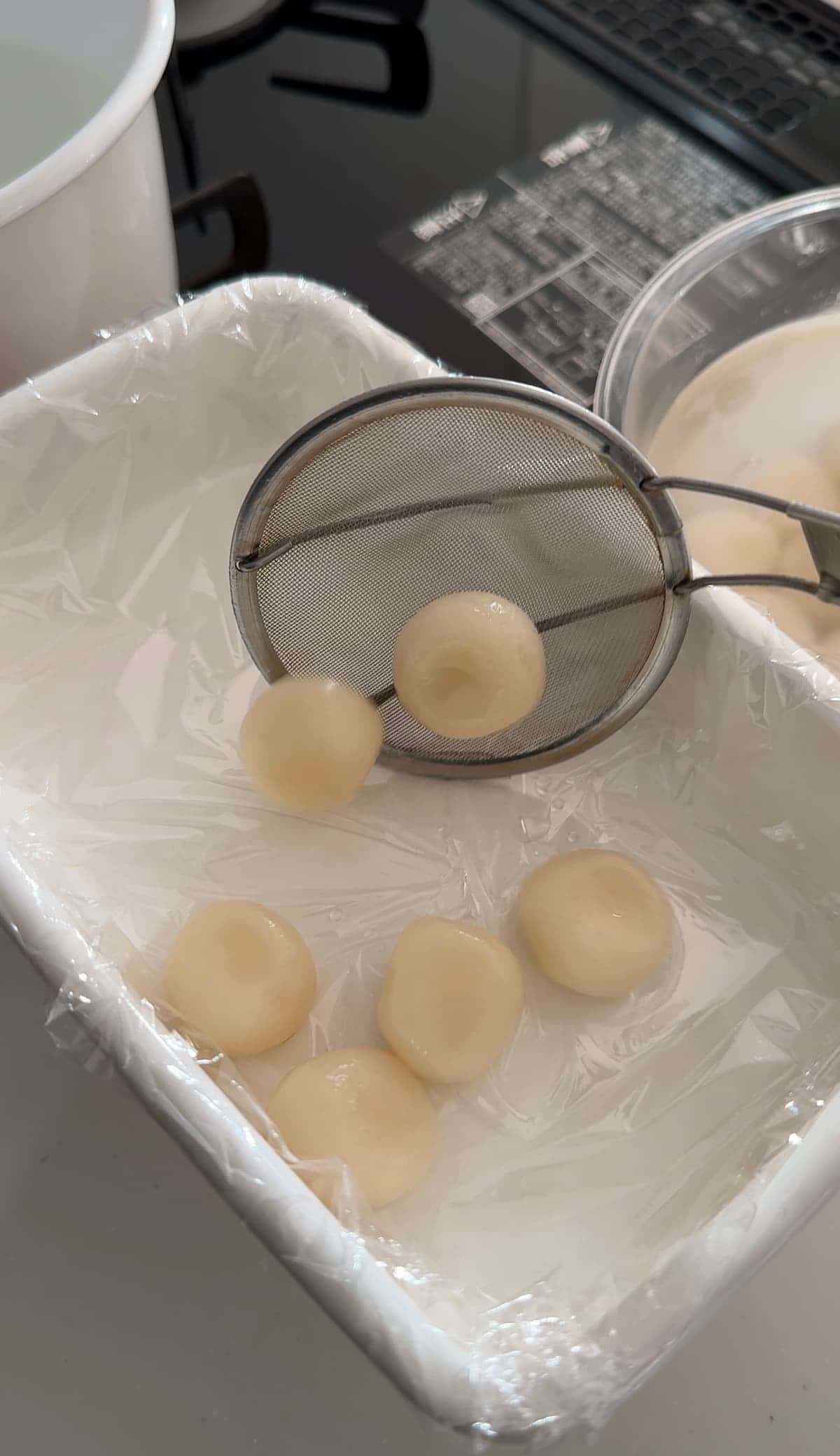 いちごと白玉だんごのパフェ