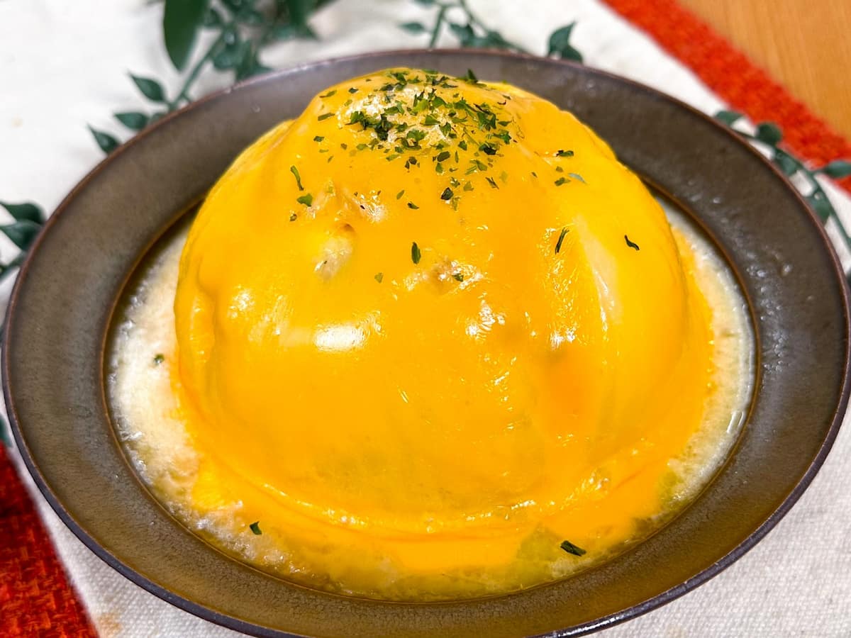 見た目のインパクト大！「新玉ねぎのまるごと」レシピ