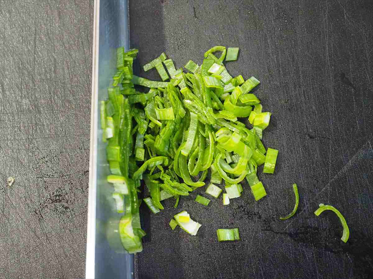 鶏団子と白菜の白湯風鍋