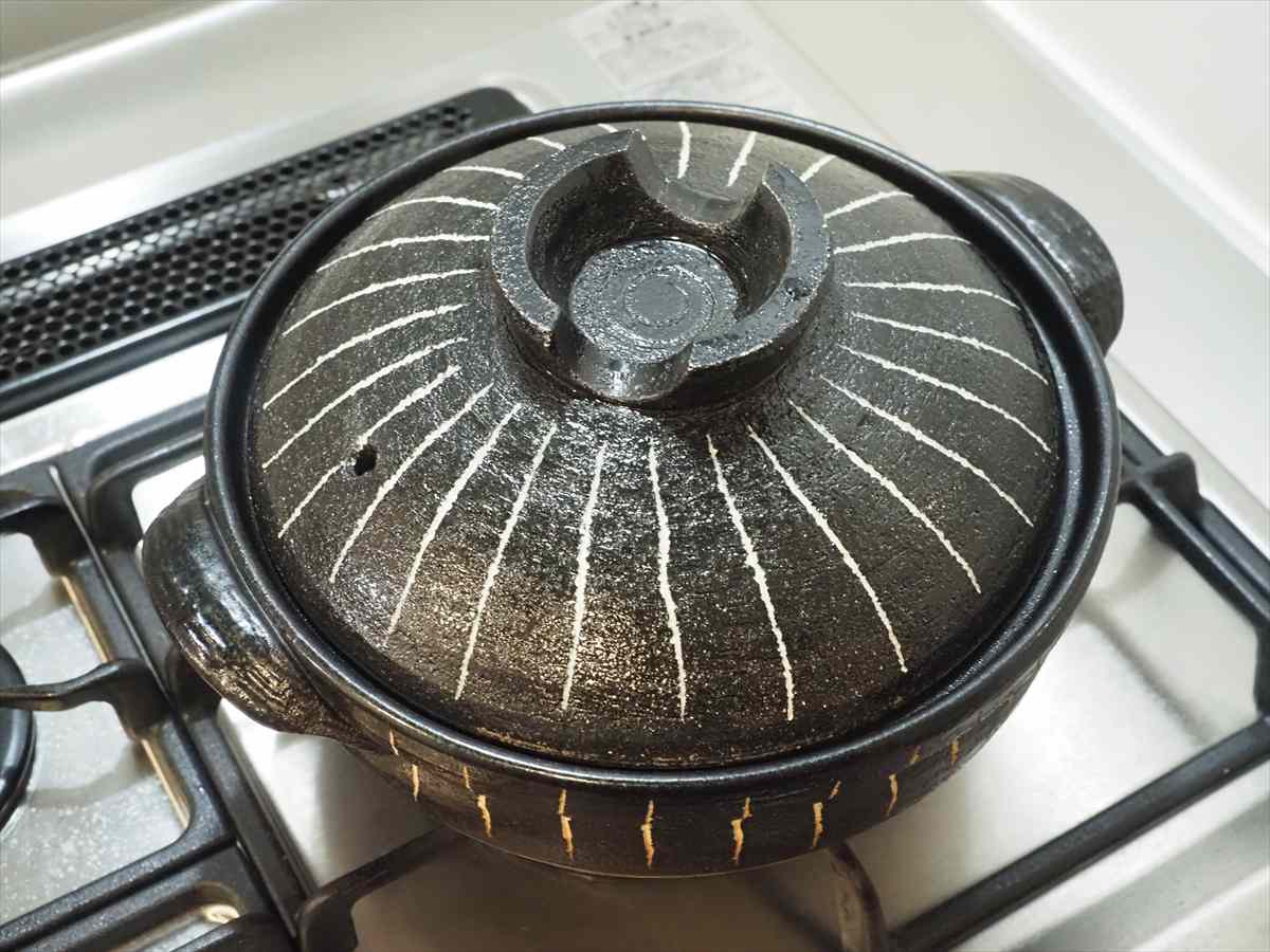 鶏団子と白菜の白湯風鍋