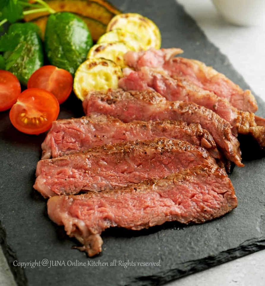 【JUNAさん実食】部位は開けてのお楽しみ！噂の「モッタイナイビーフ塊」を焼いてみた