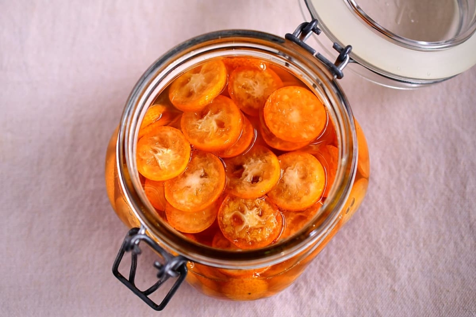 材料2つで簡単♪「金柑」は切って「はちみつ」に漬けて楽しもう！