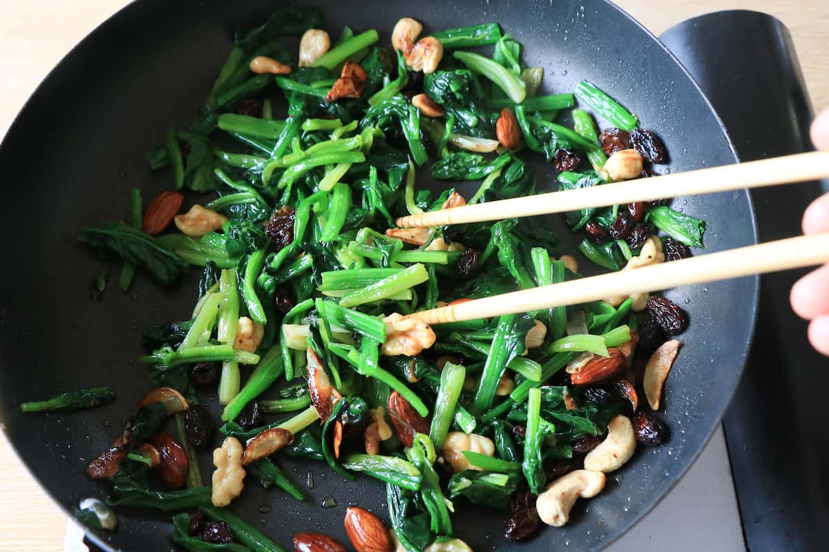 ほうれん草のカタルーニャ風