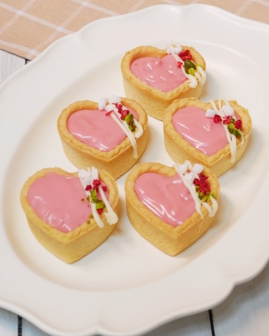 市販タルトで超簡単！ピンクがかわいい「ハートの生チョコタルト」【バレンタイン】