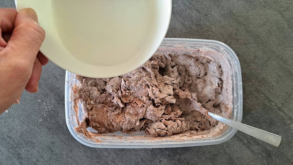 チョコちぎり水分２割混ぜる