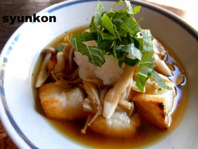 山本ゆりさんの「揚げ出し餅のきのこおろしがけ」レシピ