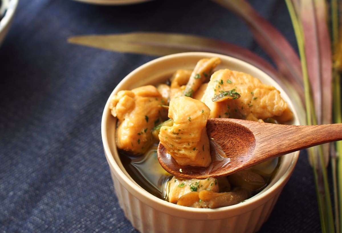 「鶏むね肉」にはオリーブオイルを使うのがおすすめ！その理由は？