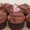 どこを食べてもチョコ♪ホットケーキミックスで簡単「焼きチョコマフィン」レシピ