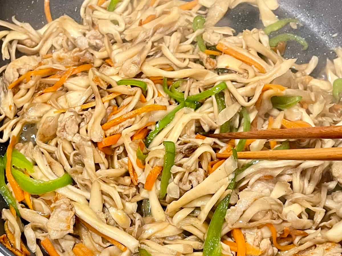 舞茸と豚肉のバターしょうゆ炒め