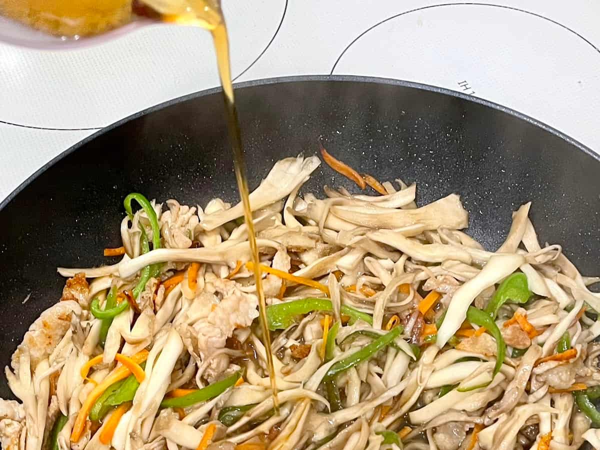 舞茸と豚肉のバターしょうゆ炒め