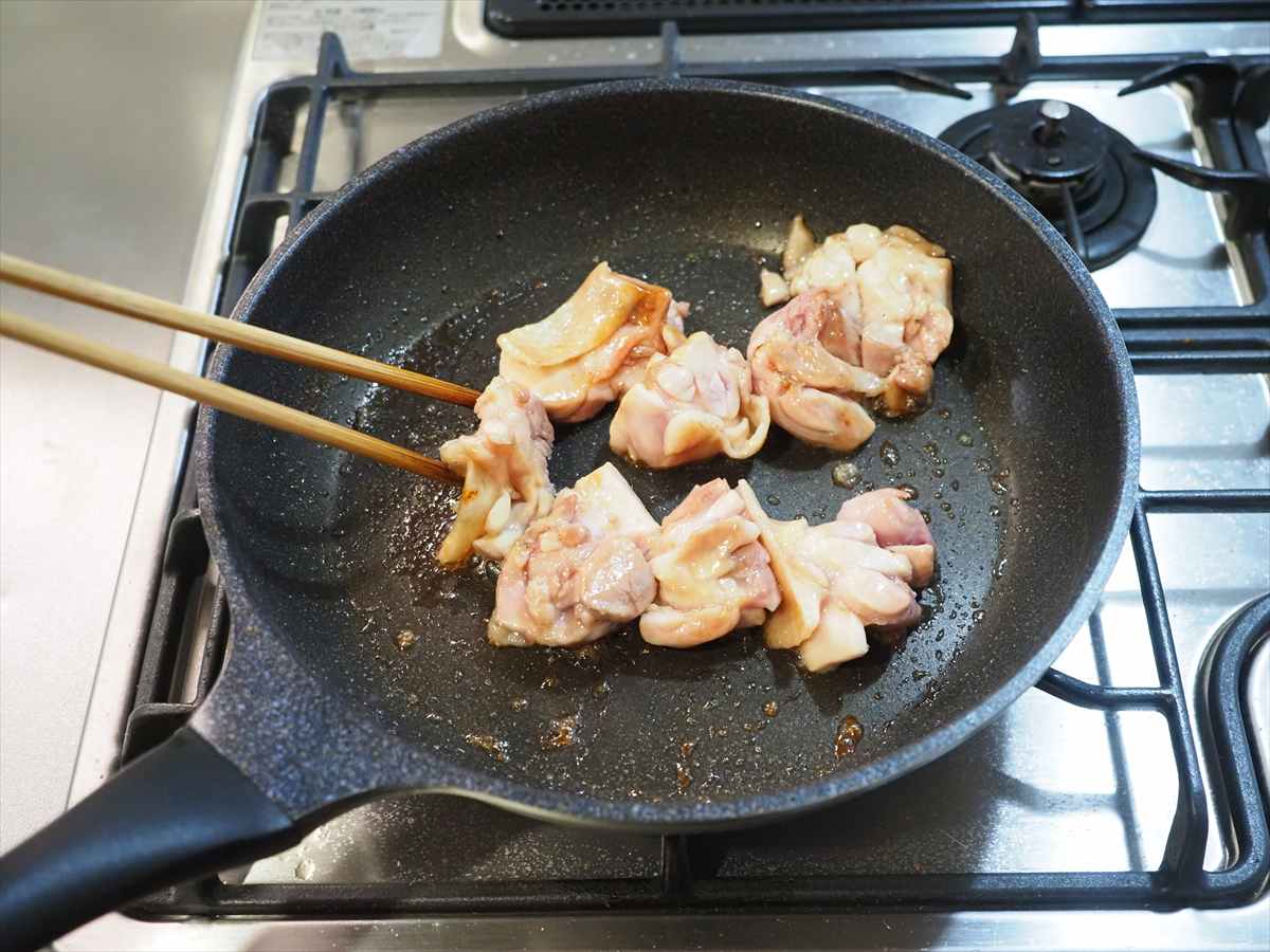 お餅入り、フライパンで簡単「鶏すき焼き」