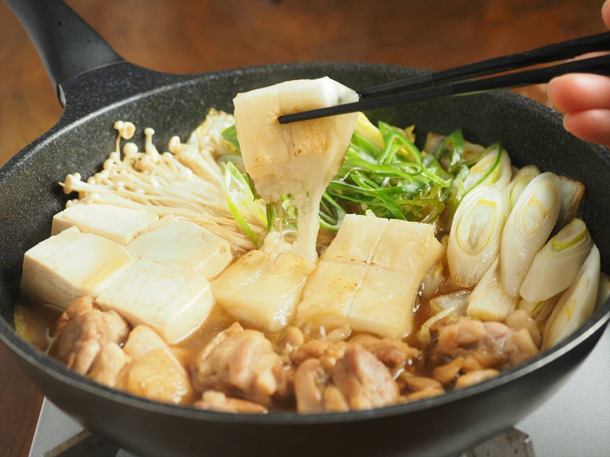 お餅入り、フライパンで簡単「鶏すき焼き」
