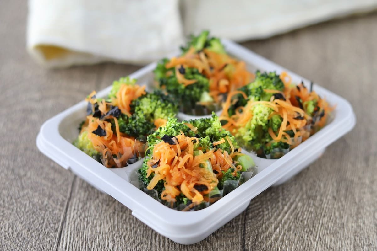 冷凍でお弁当に！「ブロッコリーとにんじんの海苔ナムル」の簡単作り置き