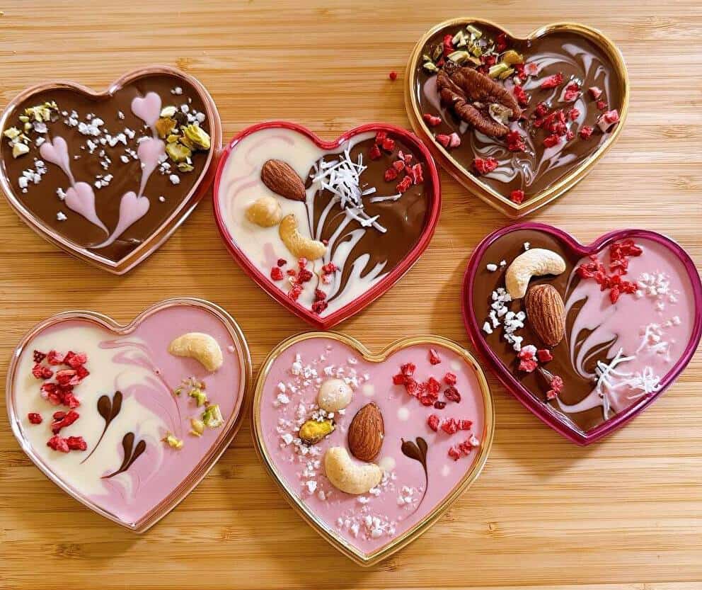 市販のお菓子で簡単！デコがかわいい「チョコおやつ」