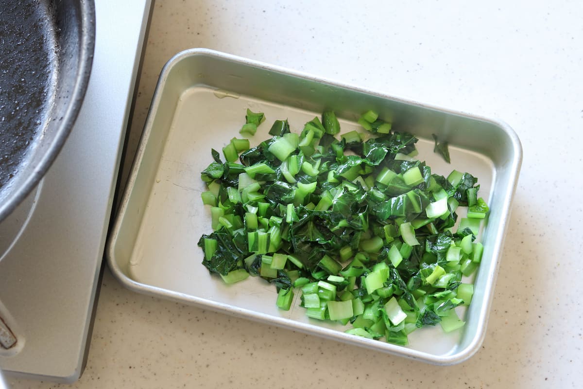 鯖缶と小松菜のそぼろ