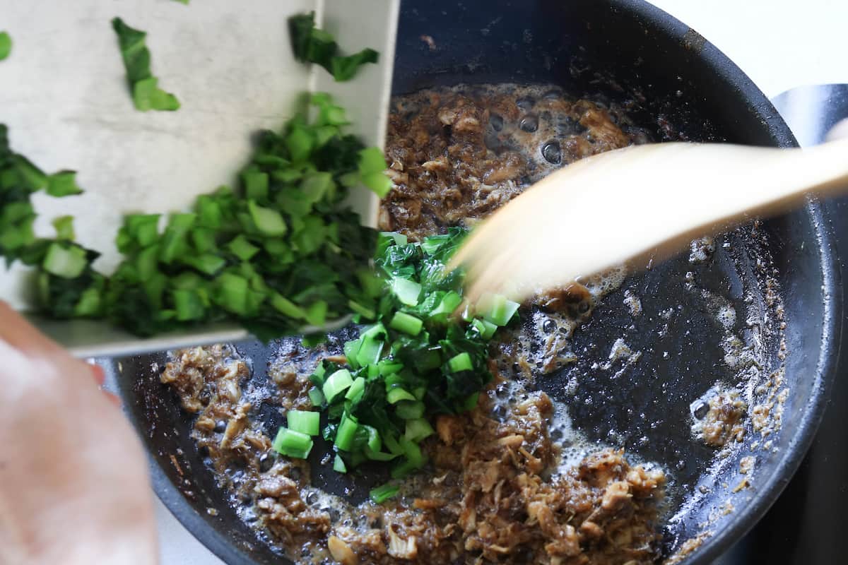 鯖缶と小松菜のそぼろ