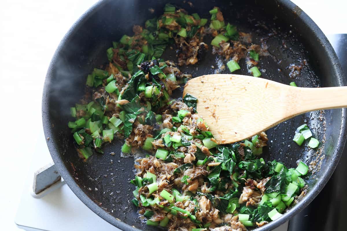 鯖缶と小松菜のそぼろ