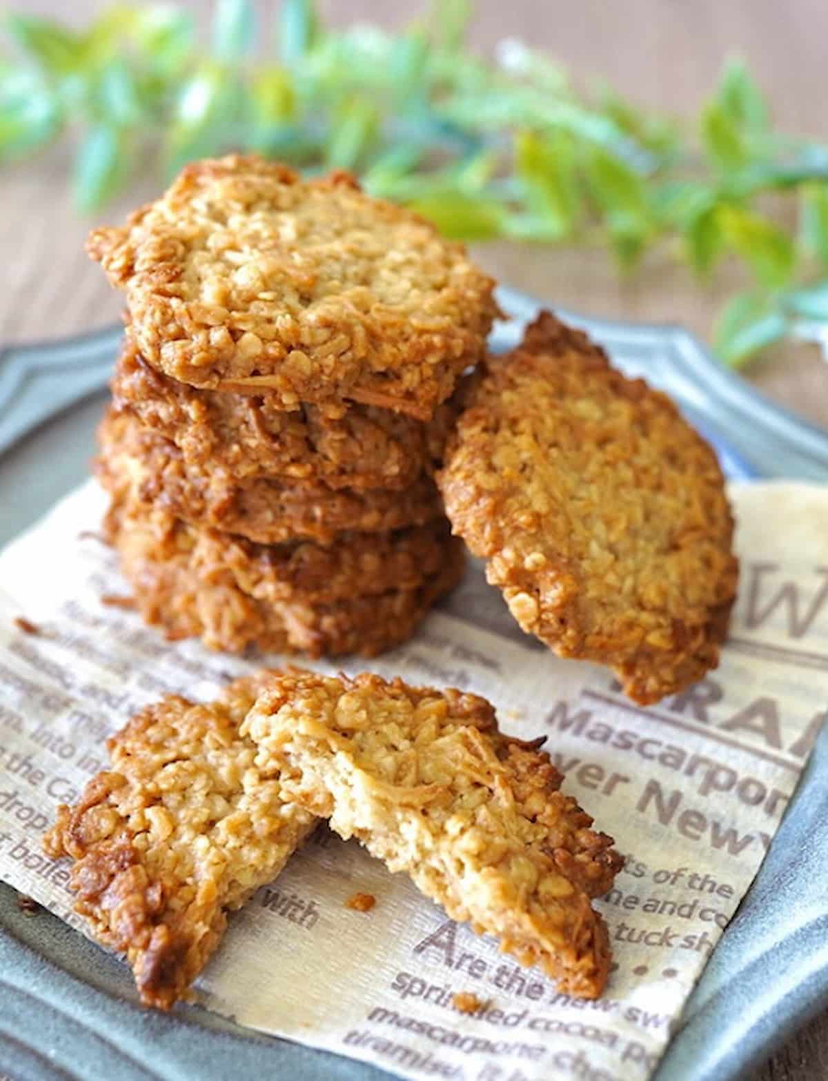 ザクザク食感がやみつき！混ぜて焼くだけの「簡単オートミールクッキー」