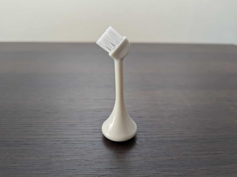 ミニサイズなのに超優秀！ダイソー「立つスキマブラシ」が細かい掃除に便利♪