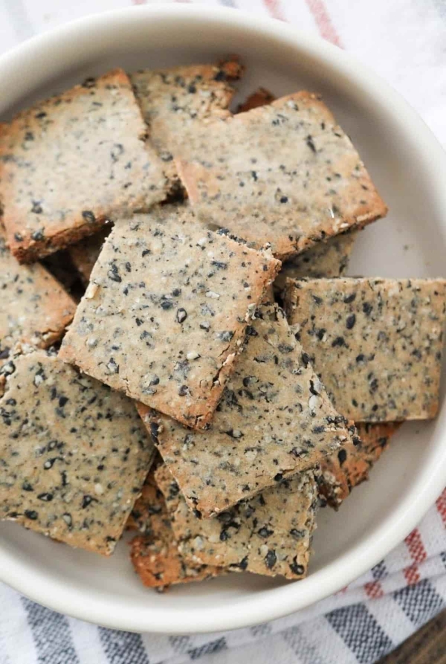 香ばしさにハマる！おやつにぴったりな「ごまクッキー」レシピ