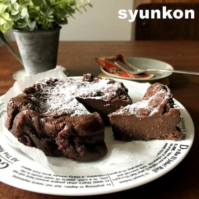 材料5つ！レンジでめっちゃ簡単！！「しっとり半熟ショコラケーキ」【バレンタインに◎】