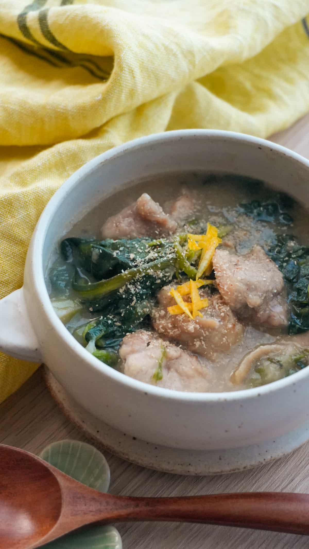 温め直してもしっとり！「ちぢみほうれん草と鶏のおろし煮」レシピ