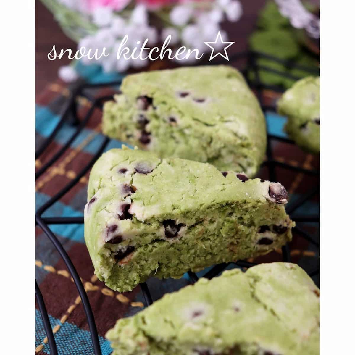 snow kitchen☆さん 和スイーツ 抹茶とチョコチップの豆乳米粉スコーン
