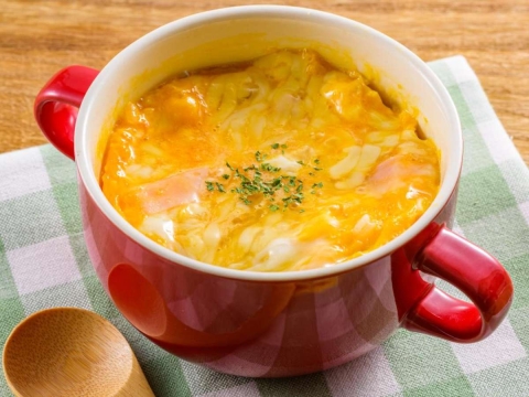 “ひとり分”にちょうどいい！いいね1.5万超のふわとろ「マグカップオムライス」