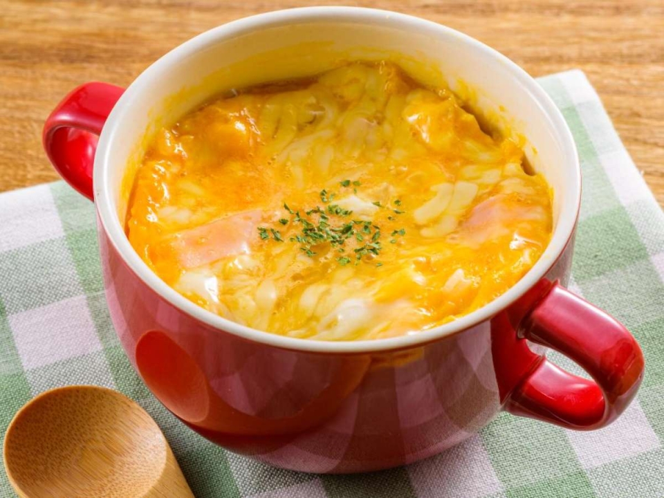 “ひとり分”がすぐ完成！いいね1.5万超のふわとろ「マグカップオムライス」