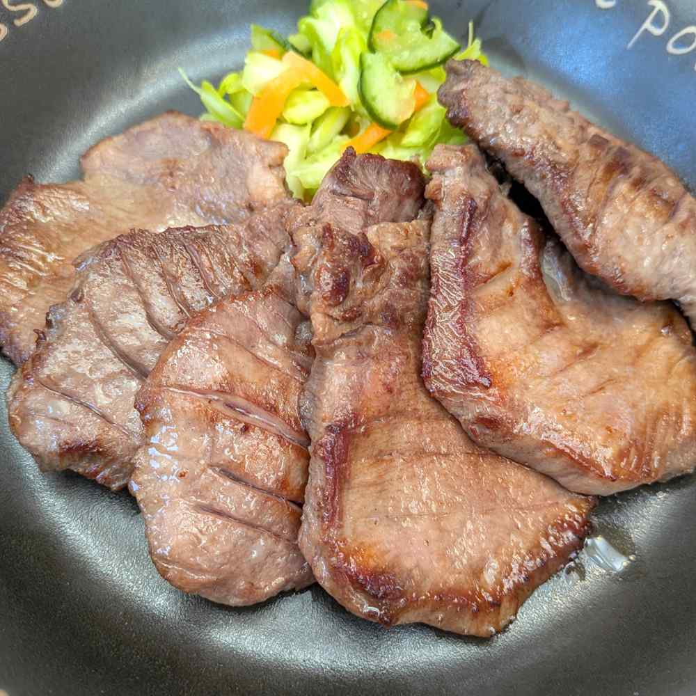 想像以上のごちそう感！自宅でこの満足感は反則…肉のいとうの「牛たん」を食べてみた