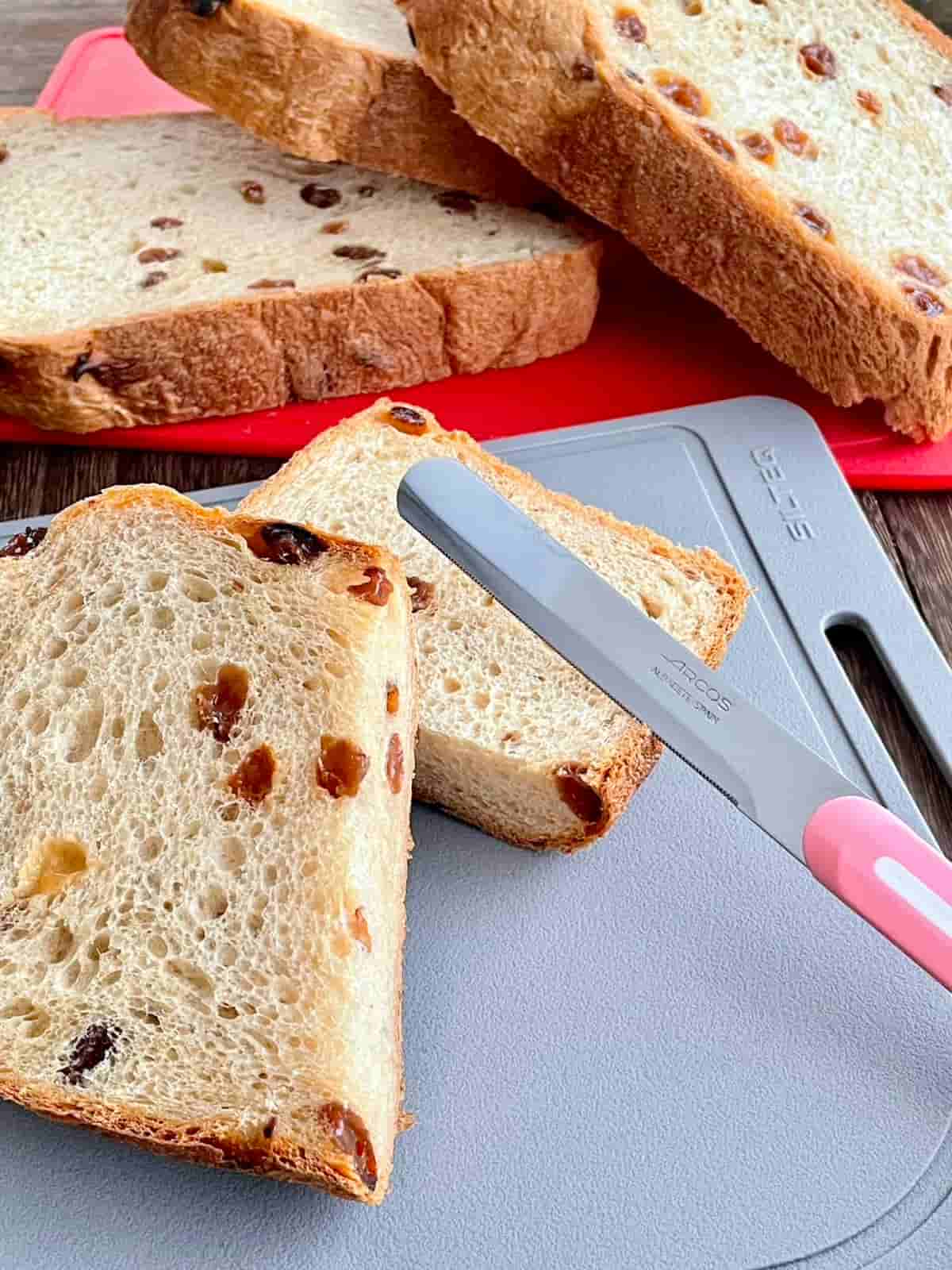 全粒粉のレーズン黒糖食パン