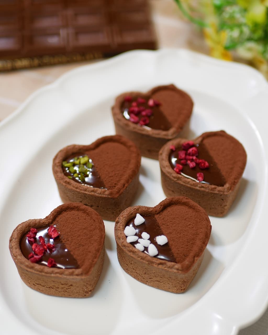 ハート型がかわいい♪市販タルトで簡単に作れる「生チョコタルト」