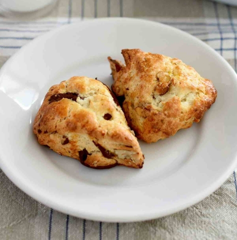 ポリ袋で簡単♪サクふわ食感の「チョコナッツスコーン」レシピ