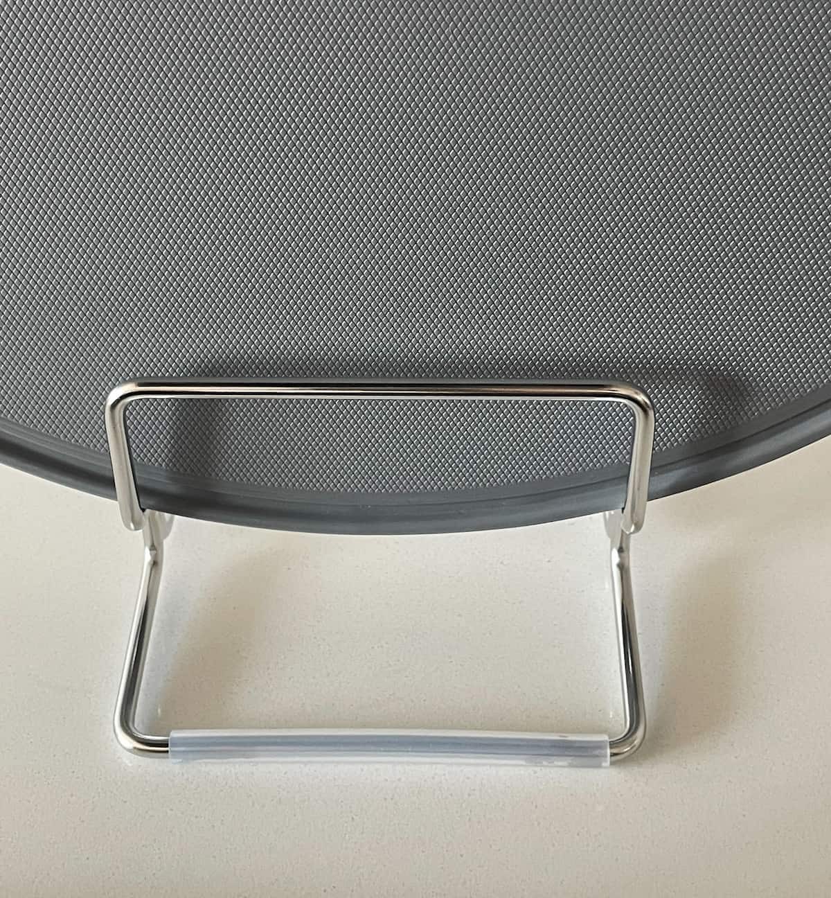 「atomico まな板スタンド」