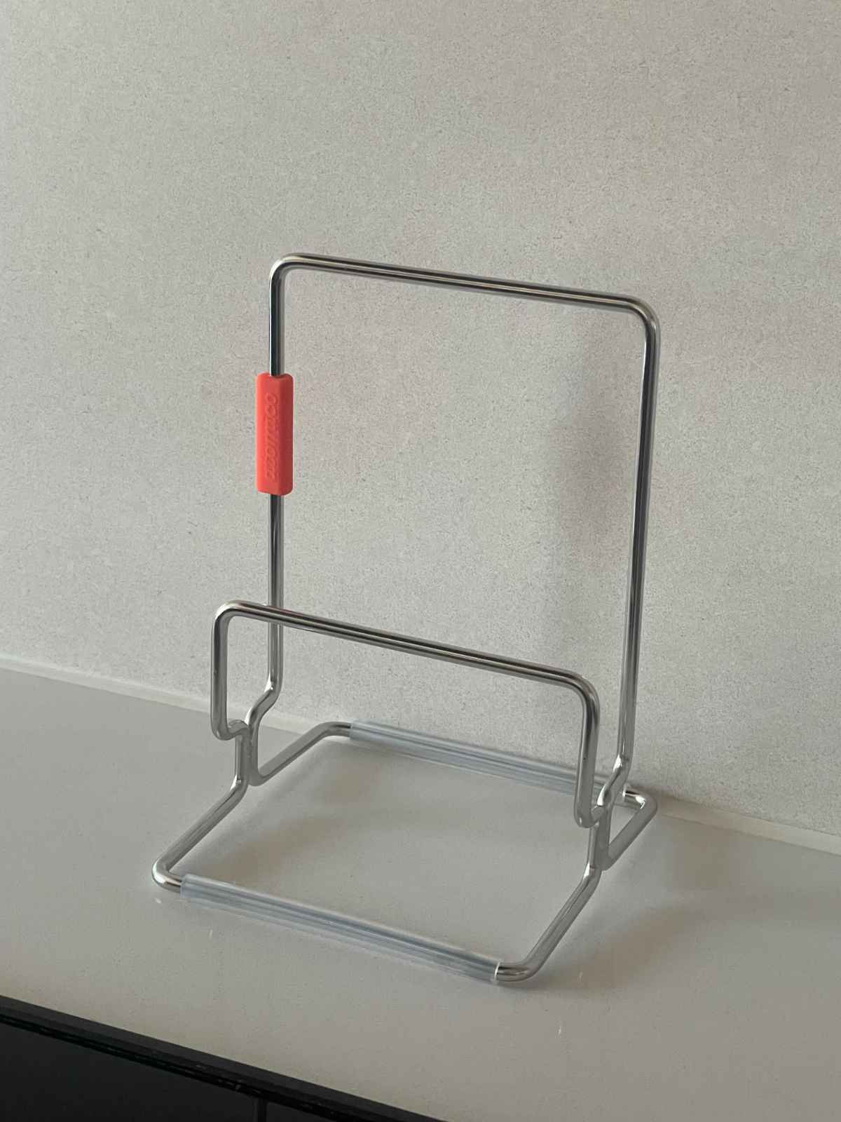 「atomico まな板スタンド」