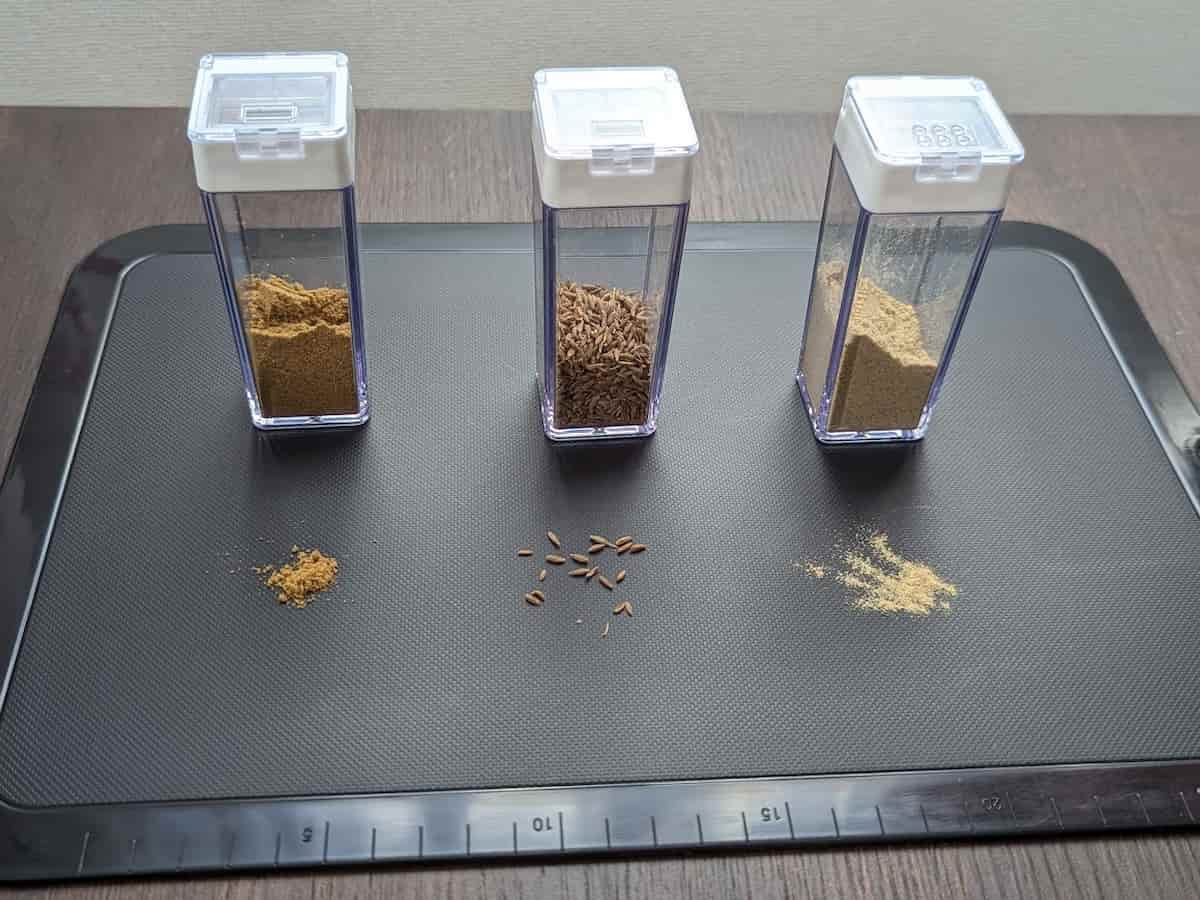 ダイソー 上から見えるスパイスボトル 使用例