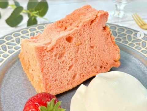 見た目にときめく♪ピンク色がかわいい“いちごスイーツ”