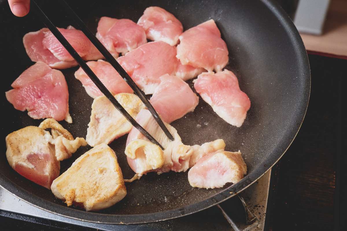 鶏むねとキャベツの塩けいちゃん 工程2