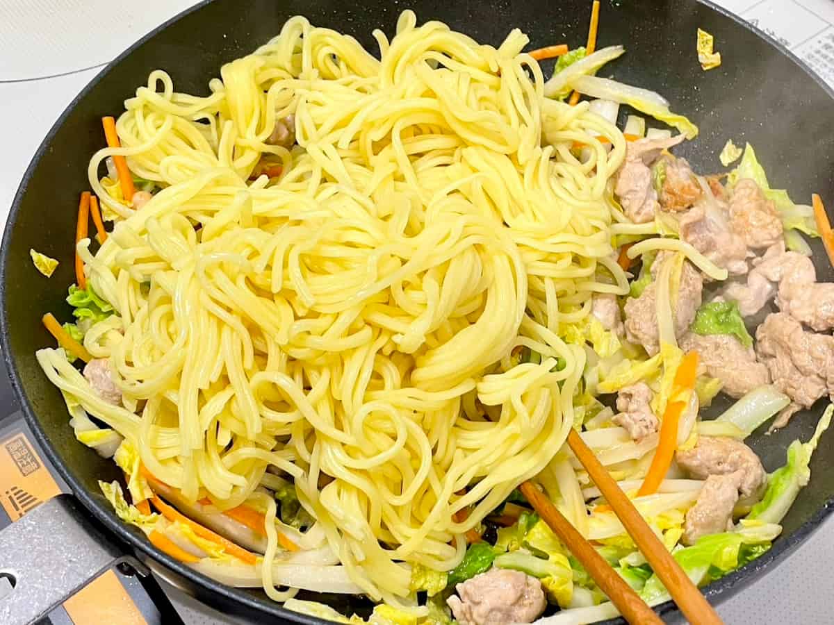 白菜と豚肉の焼きそば