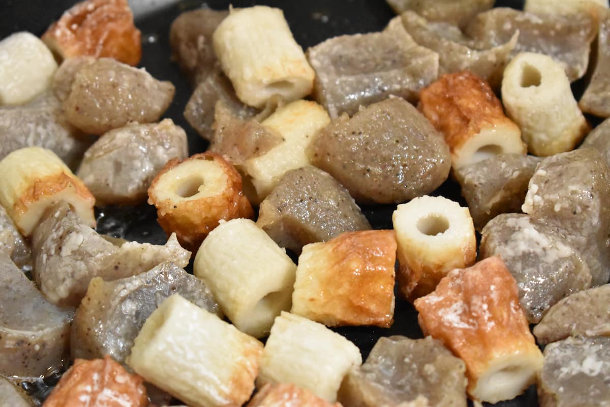 ちくわとこんにゃくのヤンニョム炒め