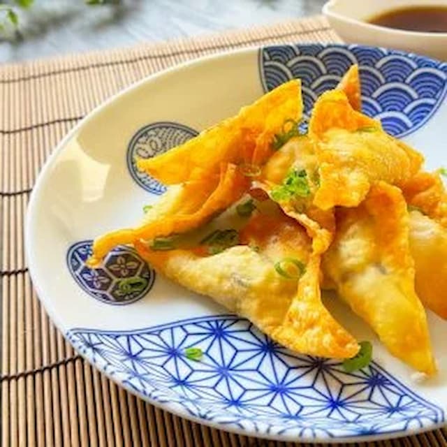 鶏ひき肉の揚げワンタン