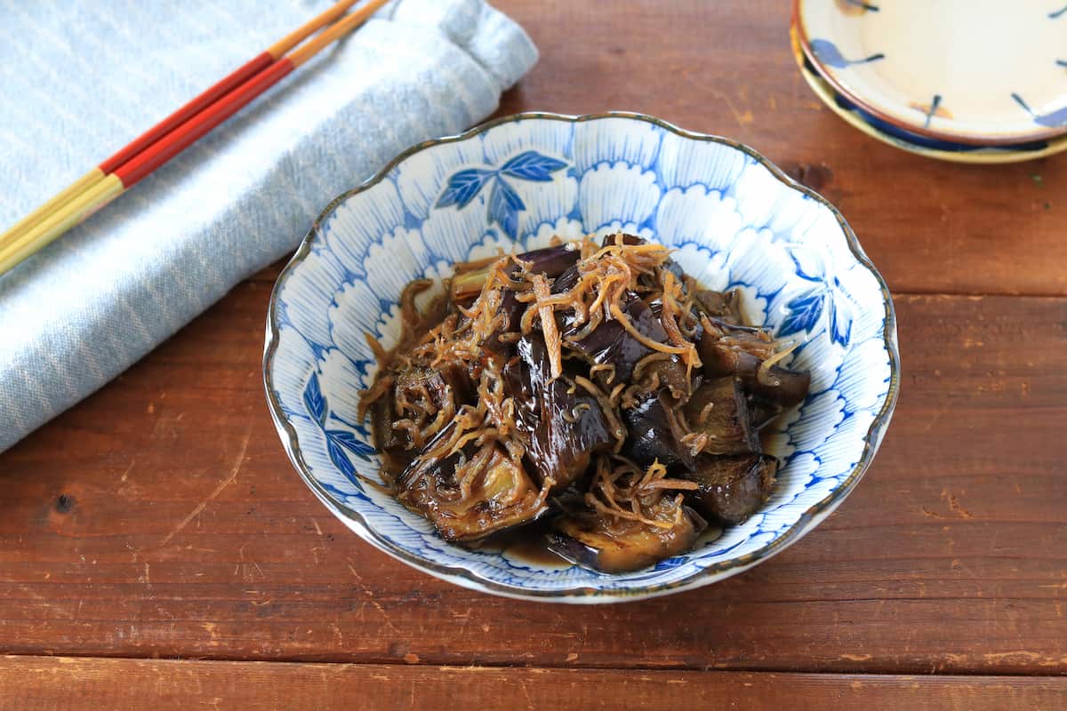 じゅわっと味しみでご飯が止まらない…！「甘辛なすちりめん」の作り方