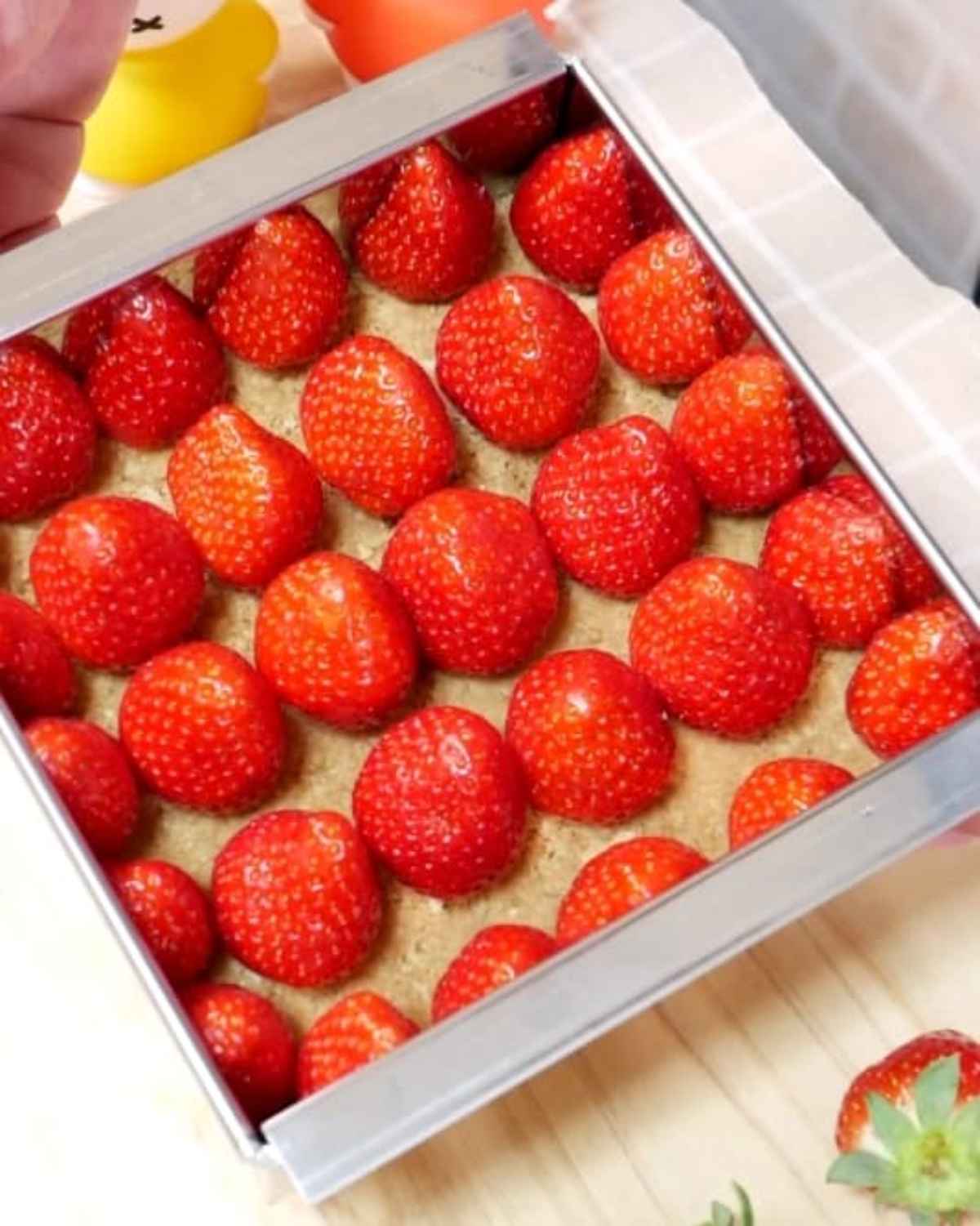 「いちごと抹茶チョコレートのスクエアケーキ」レシピ